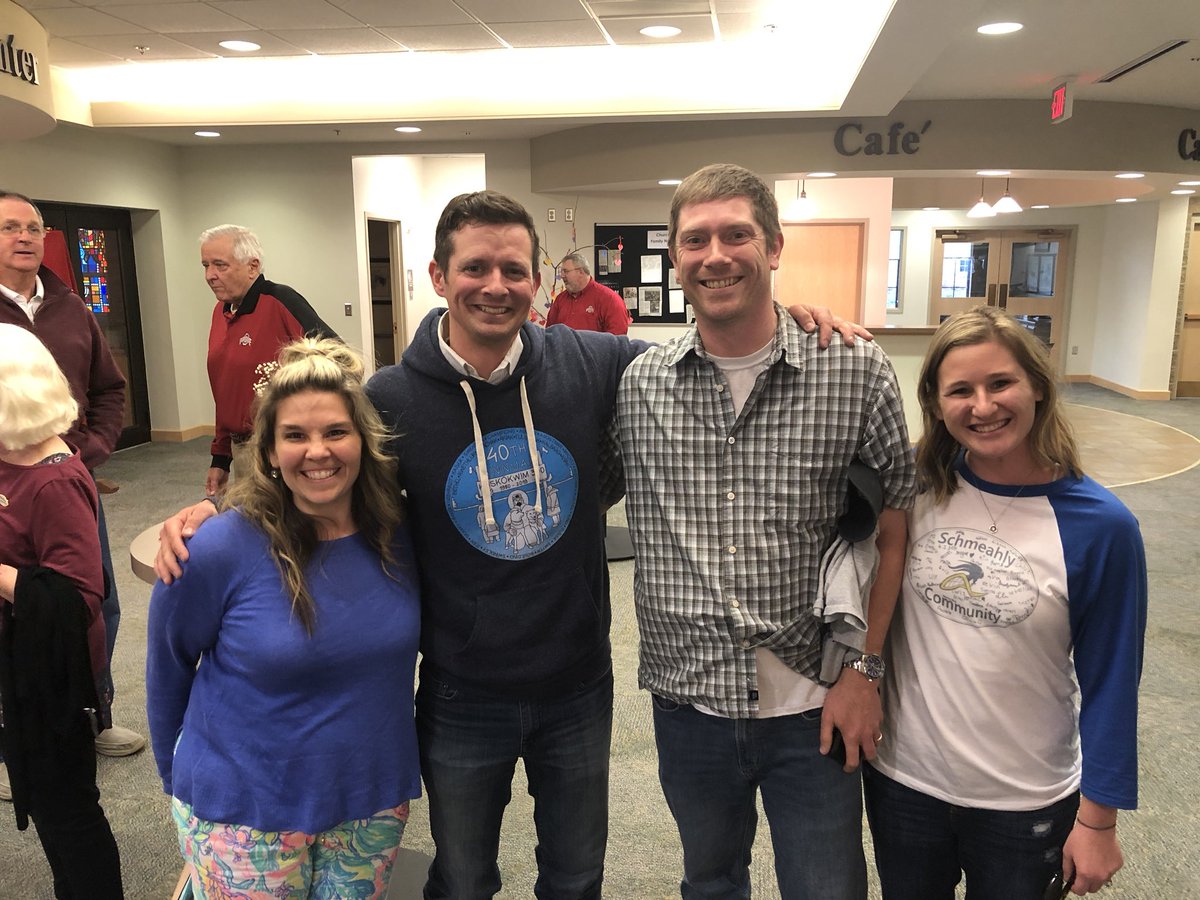schmeahly's tweet photo. When the the Third Grade Team (minus one) meets Matthew Failor! #iditarod #17thdog #thirdgradeisfun #roadtrip @RidgewoodES @teachmrdeprez @becksbunch3 https://t.co/b5tnVoIDf5