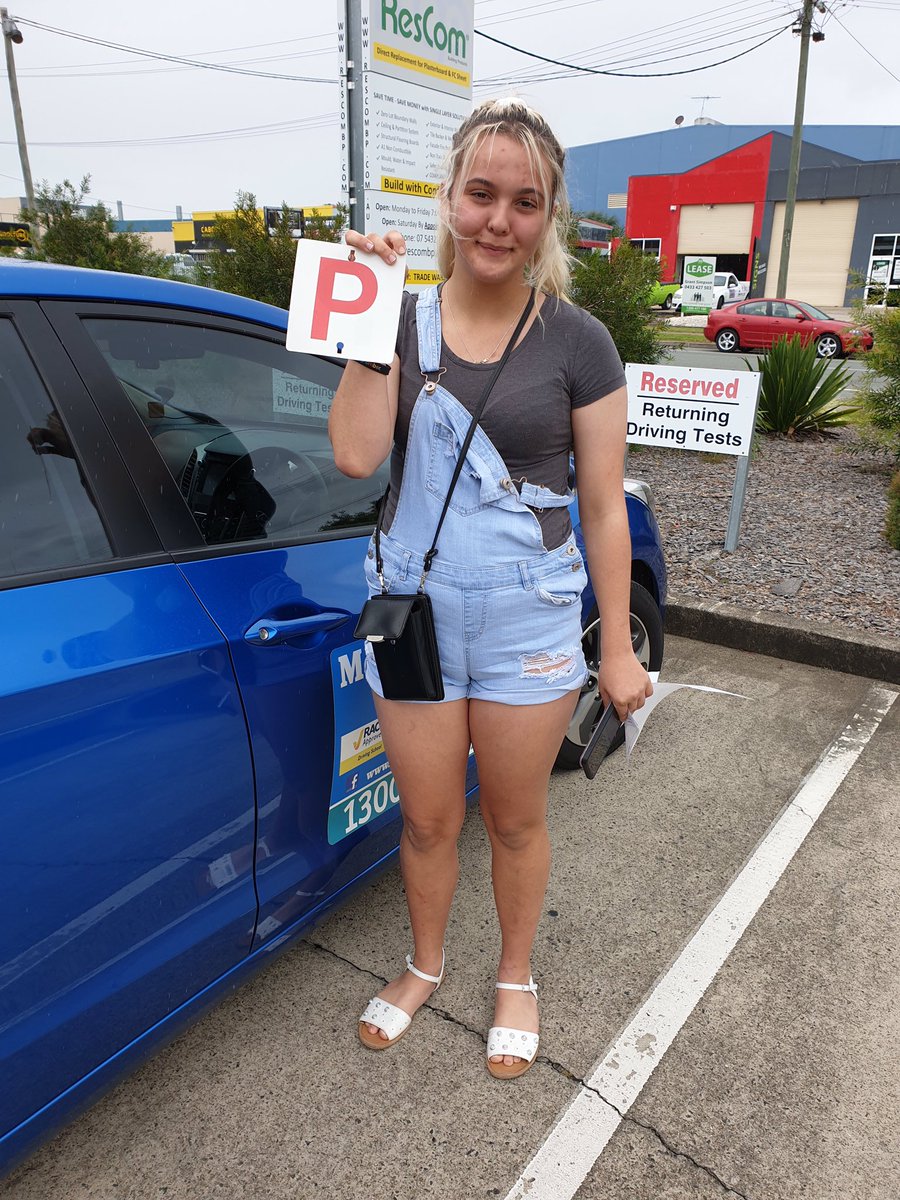 MetroDrivingQLD's tweet photo. Great drive at Caboolture for Isabella Tomlin. Congratulations on passing! Good work Ross. https://t.co/6J1LacRYPr