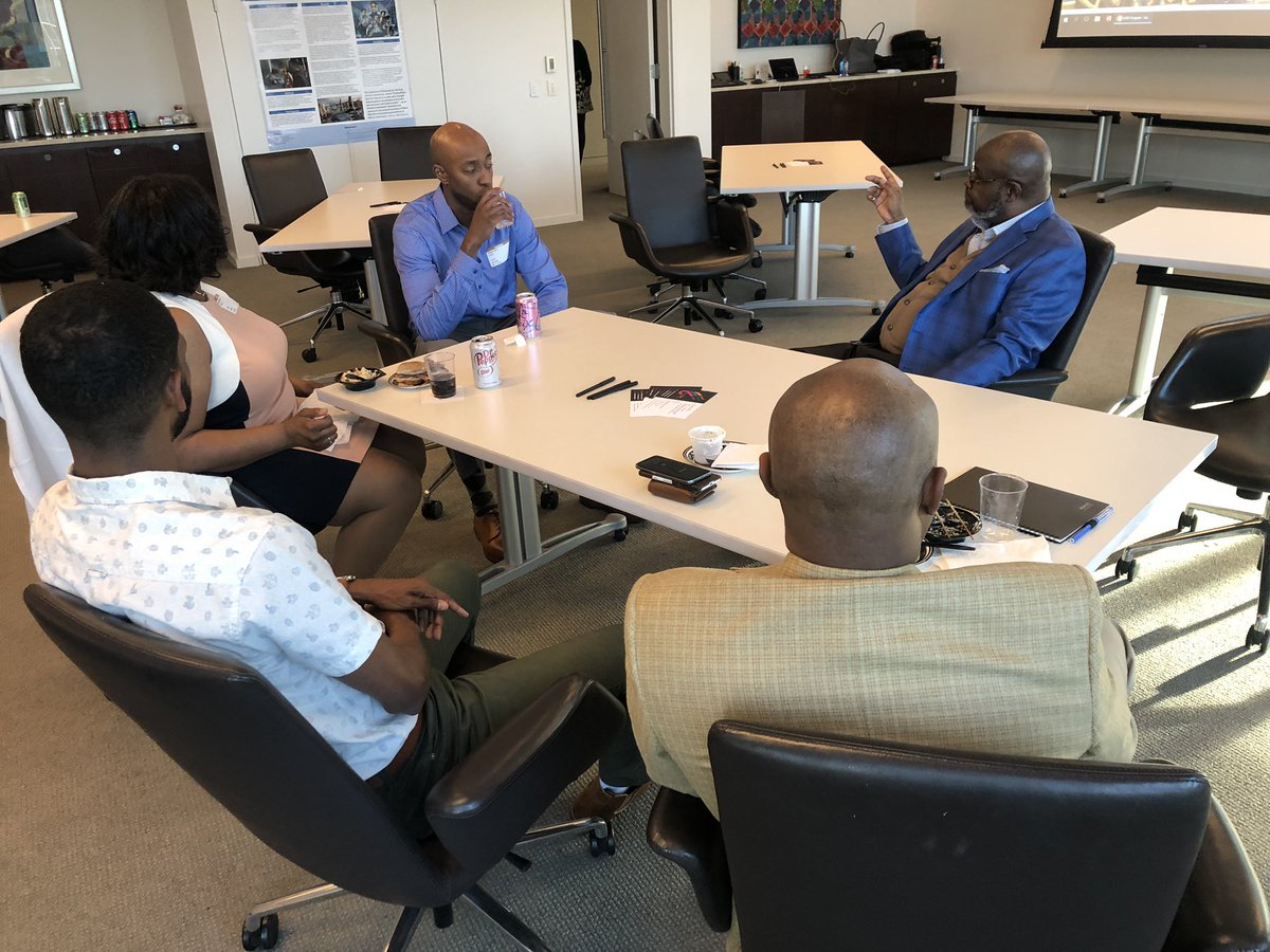 LEADingforlife's tweet photo. LEADβs CEO @DrLDrake2 chats with #leadalums at the #ATLConnect event! #leadingforlife #LEADers https://t.co/ZVax7nPElQ