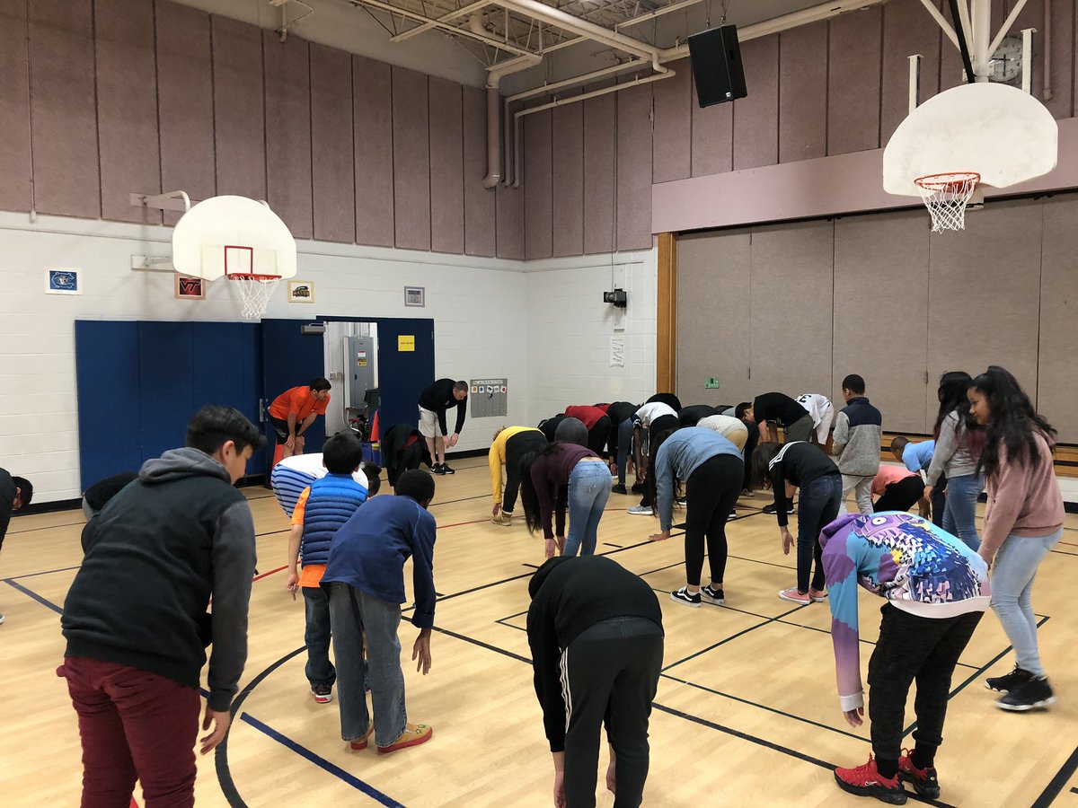 WeAreAble99's tweet photo. 5th graders participating in an adapted PE class today and learning all about special Olympics! #walkinourshoes @SOlympicsVA @SpecialOlympics @woodleyhillses https://t.co/ttWbrt0GPW