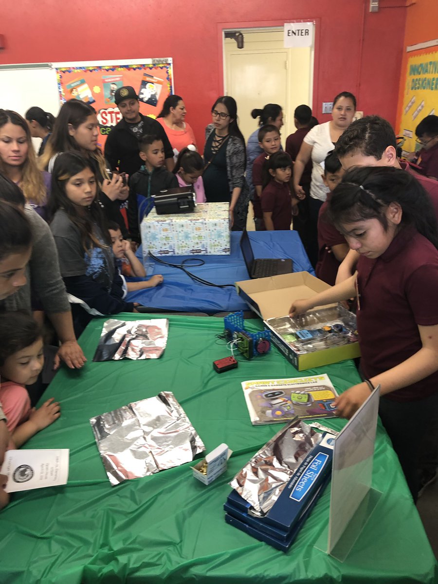 ItfShannon's tweet photo. STEAM Lab open house at 24th Street!  @LASchools @AustinLASchools @lausd_ldc @iste https://t.co/g7iNuRiBBz