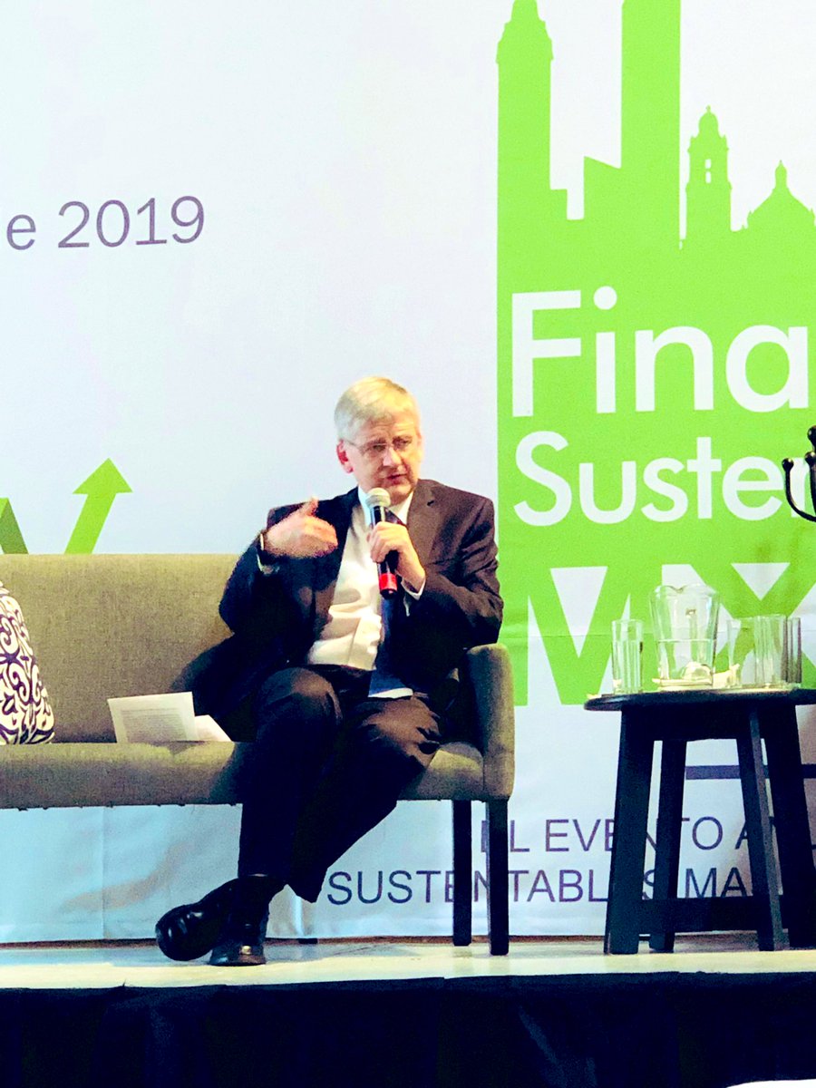 Ernst33's tweet photo. Panel mega esperanzador para el impulso del financiamiento climático en México con una brillante participación de Rafael del Villar @Banxico y colegas del @IFC_org @HSBC_MX @GFBanorte_mx y @BBVABancomer
Great panel for the promotion of climate finance in Mexico!
🍃💵🇲🇽 #FSMX19 https://t.co/jyIMfrjQ3B