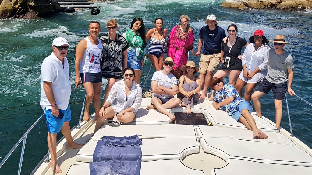 Sectur_Acapulco's tweet photo. #PostTianguis
Un recorrido en yate es indispensable para que la Prensa y Compradores Internacionales del 44°#TianguisTurístico #TTACA, disfruten la belleza de la bahía de #Acapulco, organizado por @Sectur_Acapulco y @FideturAcapulco
@AcapulcoGob @Adela_Roman @JoseLBasilio https://t.co/M9xjDDbMkD