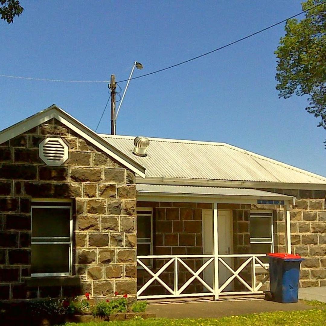 Mortlake toilet block- the Men's toilet is closed due to a fire.

Ladies and Unisex Accessible toilet are still open to the public, Men can use the Unisex toilet.

We aim to have the Men’s reopened later this afternoon.