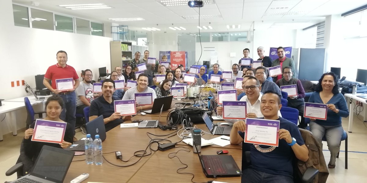 TCS_Latam's tweet photo. TCS México lanzó el 1er Programa de Desarrollo de Facultad con la Universidad Tecnológica de Querétaro (UTEQ). 31 profesores de sistema, mecatrónica y otras carreras asistieron al taller Scrum Master. La mayoría de los participantes tomarán próximamente la certificación en línea https://t.co/Xq3H7Tsmn9
