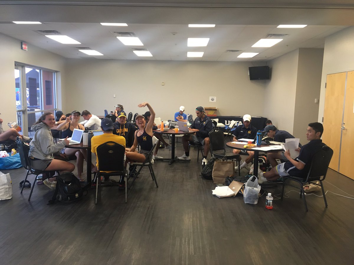 CalClubTennis's tweet photo. Aiswarya clenches the girls singles set 6-5 (5-3), and mixed  (Rohan &amp; Tiffany) finishes with a comfortable 6-2 for an overall score of 30-13. Last match of pool play against Navy starts at 6:00pm — gotta get our problem sets done in the meantime 🐻📖💯 https://t.co/VUfI5suIi9