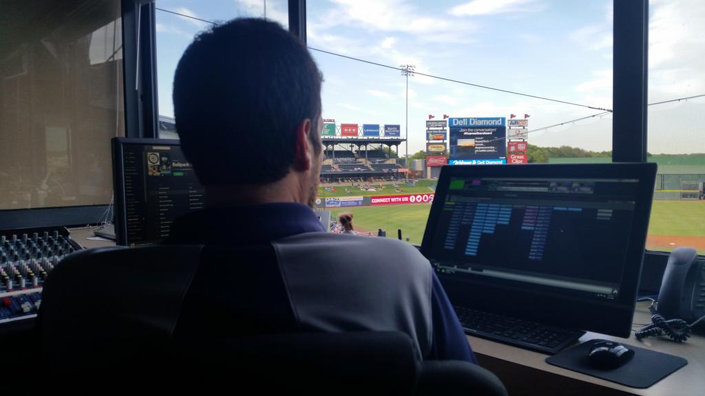 TheDJAlexander's tweet photo. Testing. Testing...is this thing on? #ExpressScoreboard
Hi, Steve. https://t.co/p7oiRexJei