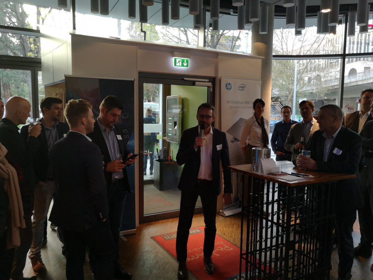 TimKartali's tweet photo. Heute hatten wir wieder super Gespräche mit der @computacenterDE in Stuttgart - Tolles Format, leckeres Essen, viele neue Idee #Gesprächsstoff #Partnerschaft https://t.co/1yyNyjbGru