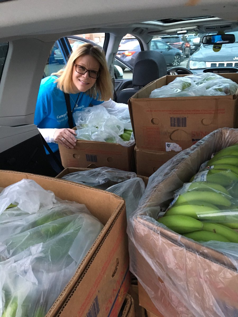 130 bunches of bananas DO fit in a ⁦@subaru_usa quite nicely. Now on the way for ⁦@CMUBuggy⁩ tomorrow! #CMUCarnival ⁦@cmualumnihouse⁩ #coworkerfun