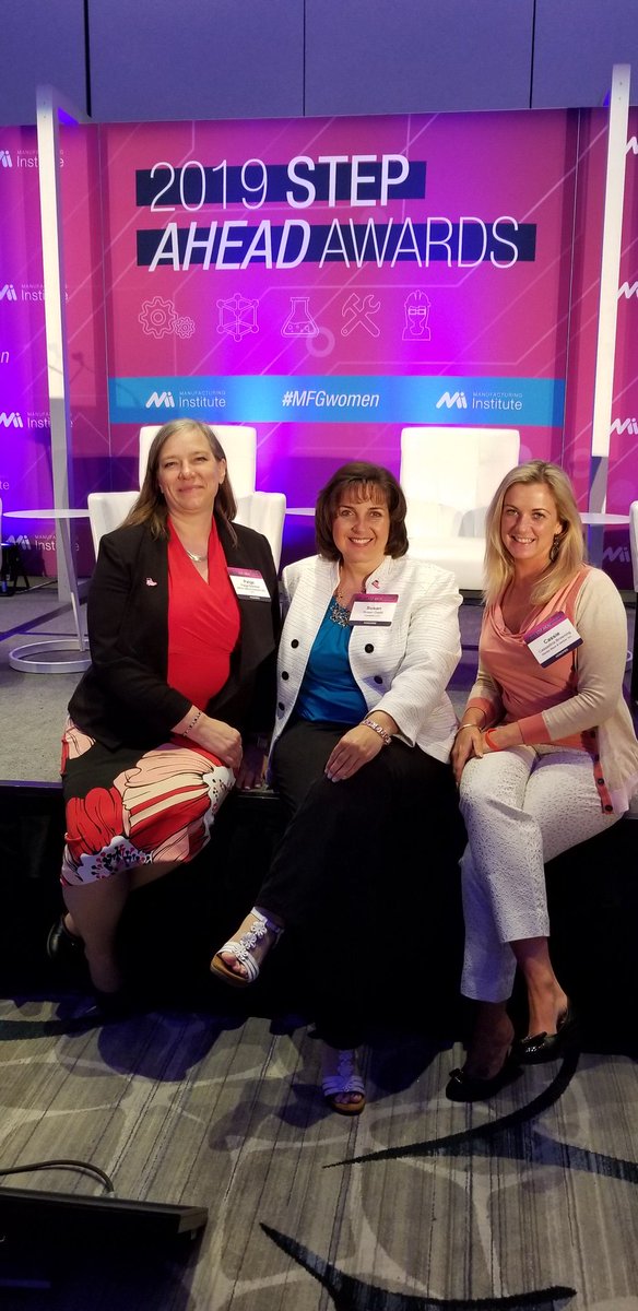 SusanDadd1's tweet photo. #MFGWomen 
2019 Amazing Women current leaders and making a huge difference in manufacturing.  You all are incredible, it was a honor to meet many of you! https://t.co/TxLc9l0Nm5