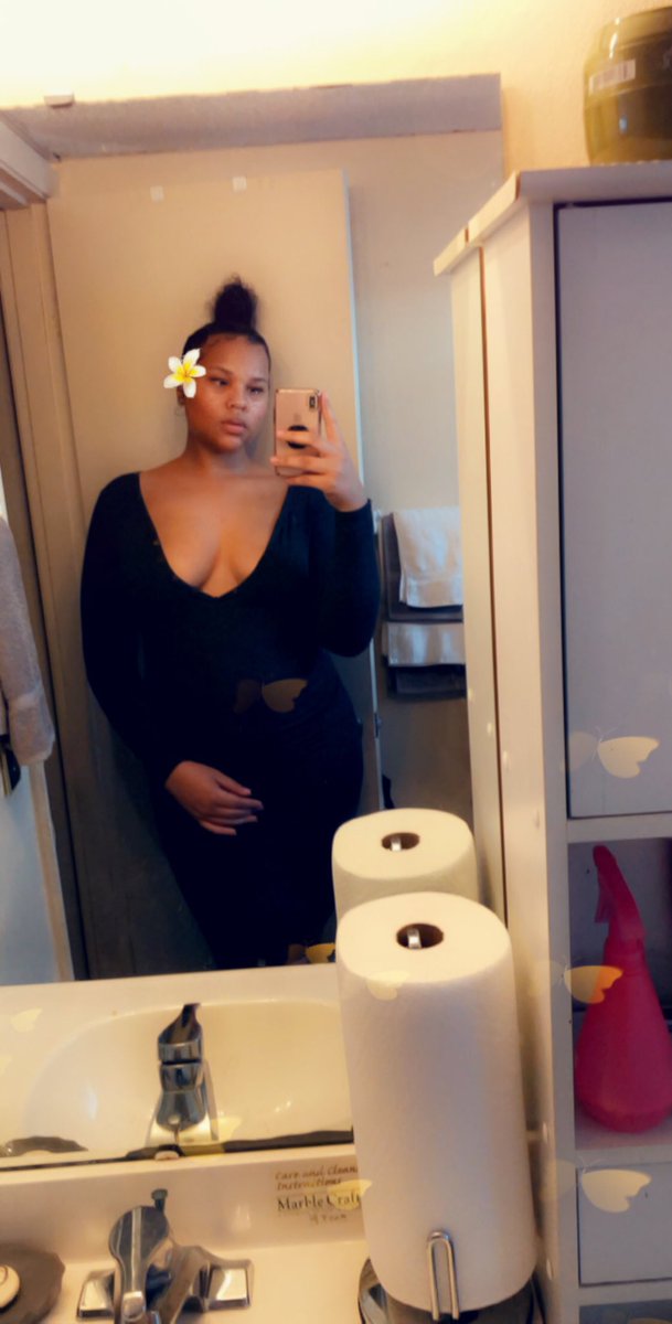 McgheeDarryel's tweet photo. 😘 #TallGirlTwitter 6’0🧚🏽‍♀️ https://t.co/Zu6UTplYWl