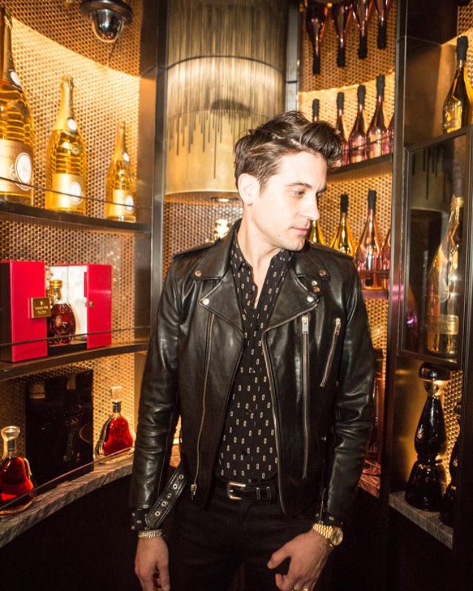 archivegerald's tweet image. 🤤