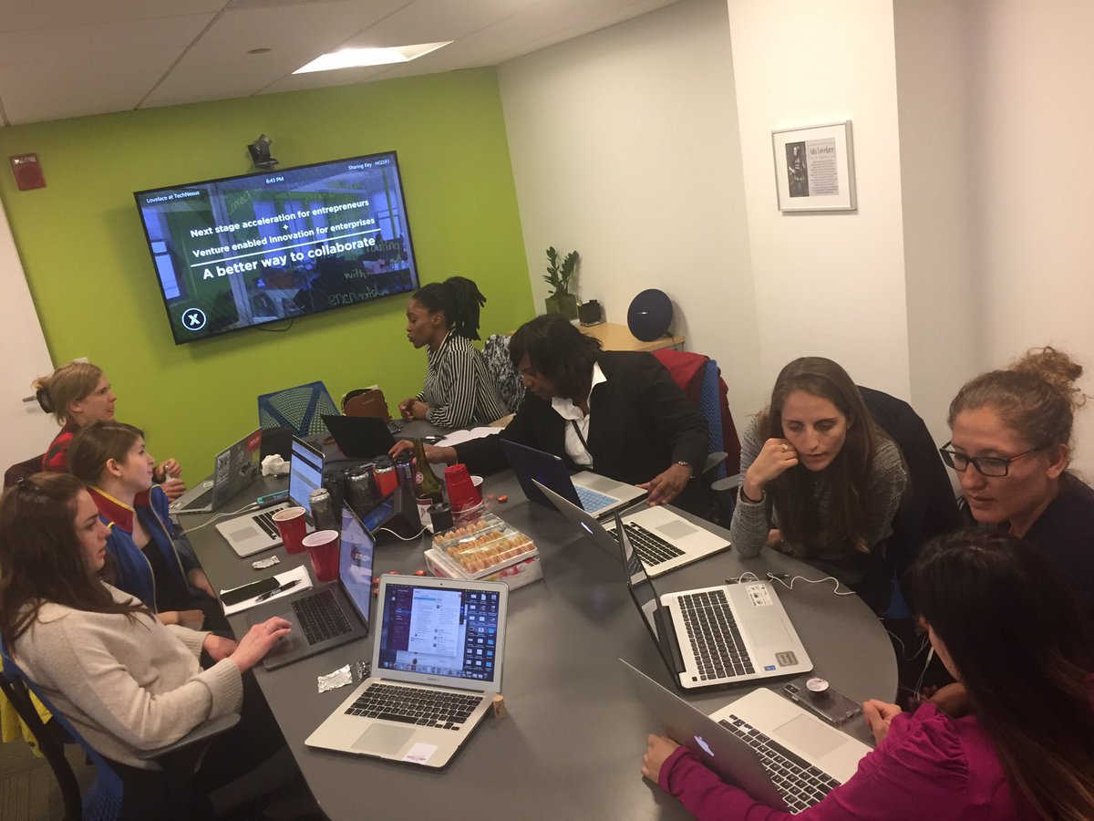 melissapierce's tweet image. All these ladies, helping each other with their coding projects. #cwdevs so so good.