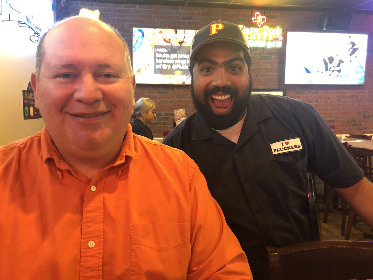 GreathouseRandy's tweet photo. Ready for dinner @Pluckers #serverselfie #pluckers #toomuchfun #thankyou https://t.co/xNnRSuAbIm