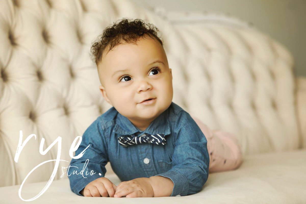 ST_elemed12's tweet photo. You’re pure sunshine, and a dream come true, Jameson. NB, 3 mo, 6mo pics. #lovemakesafamily #adoptionrocks #timeisathief https://t.co/NkCowE4Qx7