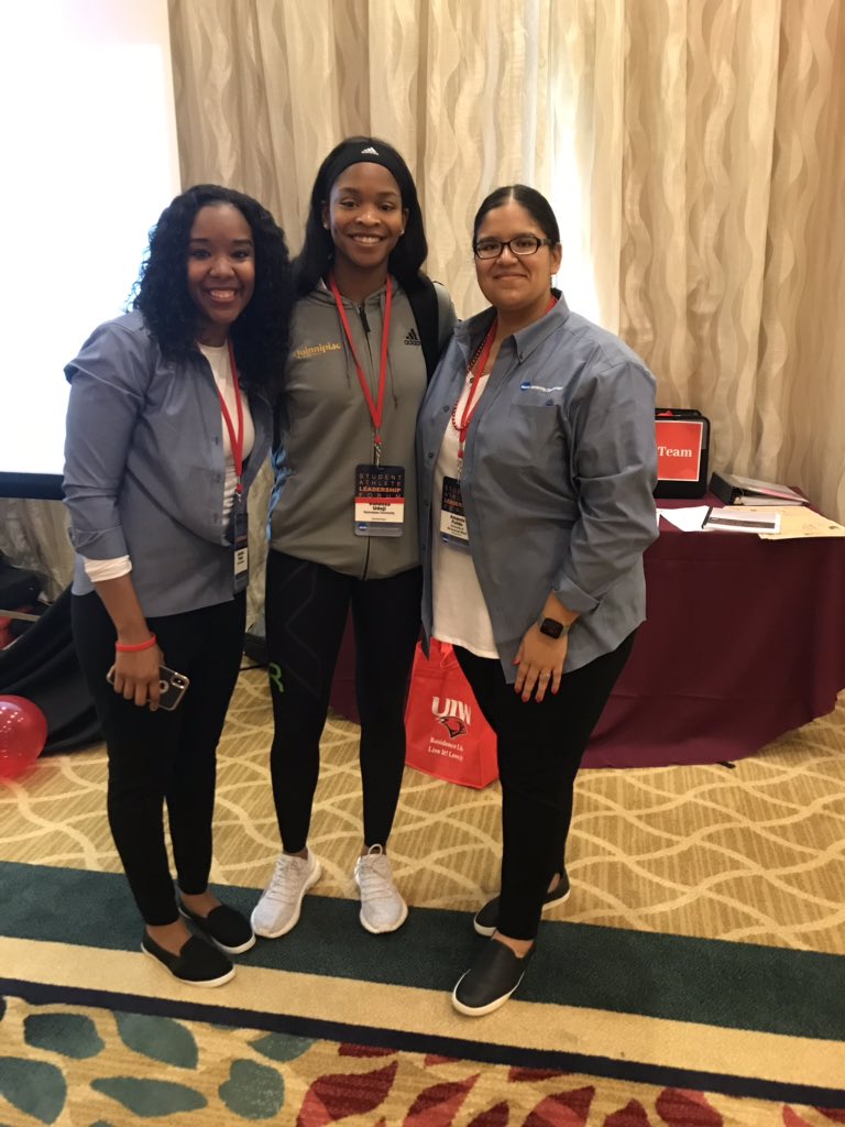 mandy_pulido's tweet photo. Some of the red team babies wanted pics with local celebs #RedTeamBestTeam #SALF19 #LearnLead @asaundrap https://t.co/wVyqvOTaNh