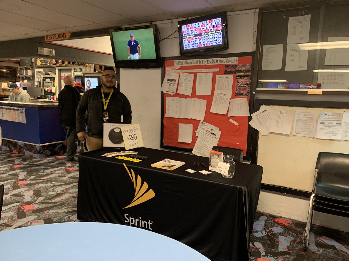 DAYZmeSPRINTIN's tweet photo. It’s always fun to watch people do what they love while also getting to rep what I love, SPRINT!! 💛💛 @Sprint_Katy @elsprintguy @tmNextSalesSup https://t.co/StmR1tqsjT