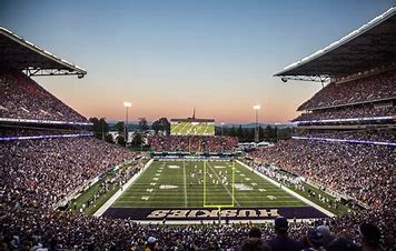 xaviercarlton44's tweet photo. Beyond Blessed and so very grateful to have received an offer to the University of Washington. Thank you for this great opportunity!!!   @CoachPeteUW @MalloeMalloe @UW_Football @RuthJRobbins @BrandonHuffman @MCHSFootball @jburns1980 #PurpleReign #MCSTRONG #4MAC https://t.co/dO5HvNofEm
