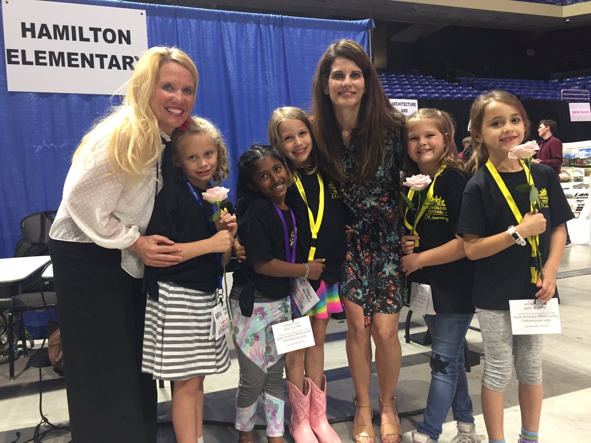 LionsLibrary's tweet image. Proud of our presenters at #CFISDTechFest! #HESKindMinds #CFISDSpirit