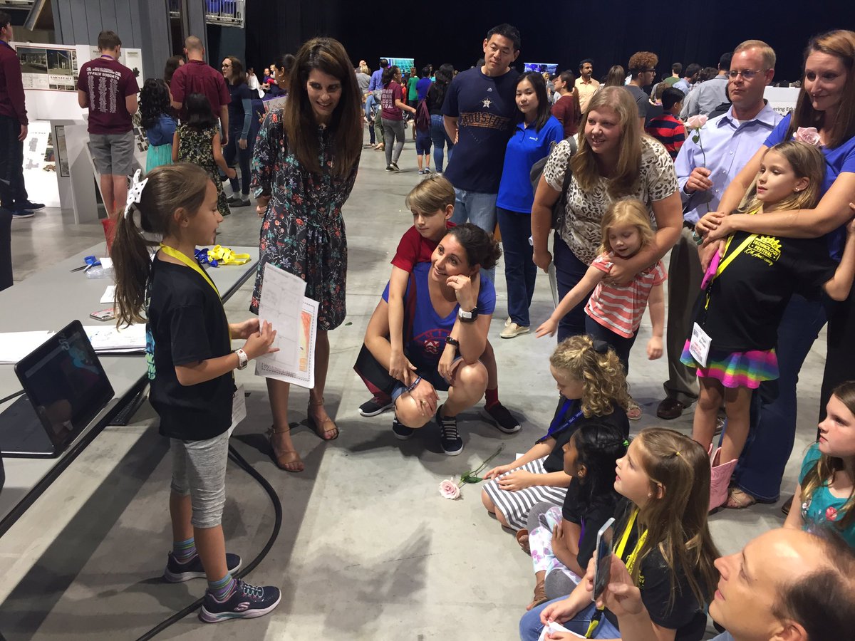 LionsLibrary's tweet image. Proud of our presenters at #CFISDTechFest! #HESKindMinds #CFISDSpirit