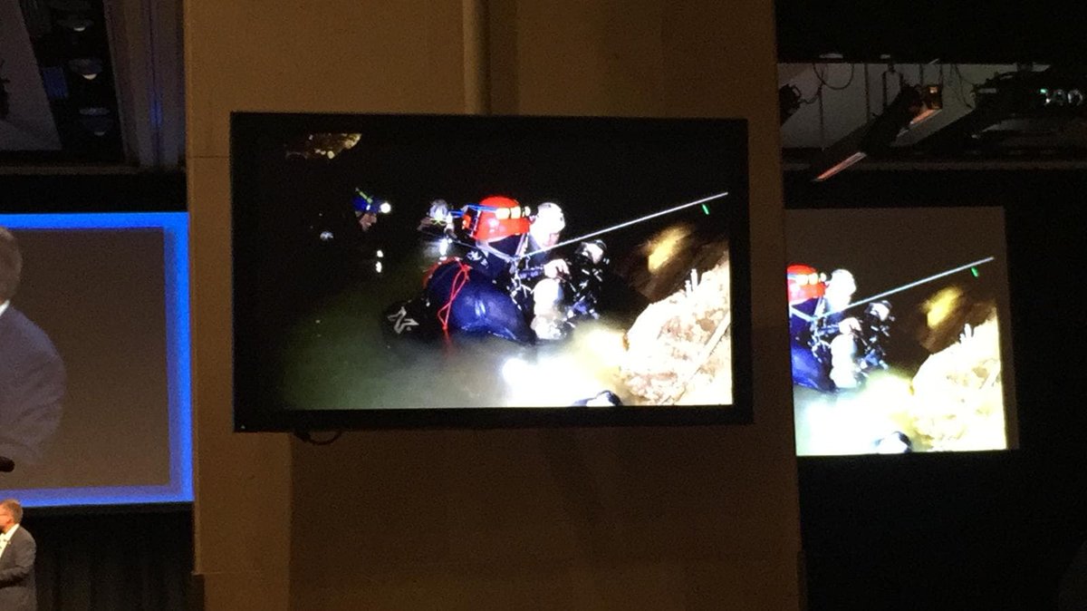 VerintAPAC's tweet photo. #APACEngage19 Insight: Dr Richard Harris shares his harrowing #cavedive story from the #Thailand rescue. It was a three-hour journey to get each boy and they prepped each one carefully. It was at great personal #risk and yet, there was no doubt of doing it. https://t.co/FA0sLweYxn