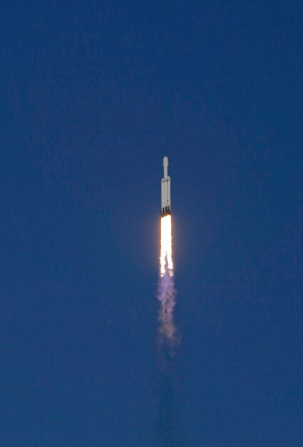 teslaevangelist's tweet image. #SpaceX #falconheavylaunch #FalconHeavy #ArabSat6A