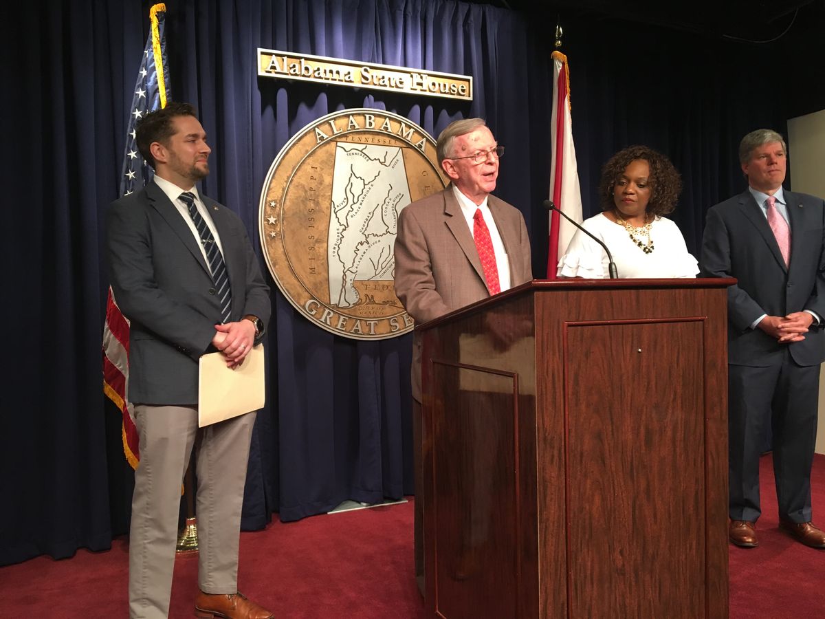 aldotcom's tweet photo. Alabama lawmakers from both parties and advocacy groups spoke today in support of a bill to give payday loan customers more time to pay off loans, a change they said would help protect financially fragile borrowers from spirals of debt. https://t.co/xa4JijOKwQ https://t.co/wLSUsY11Ck