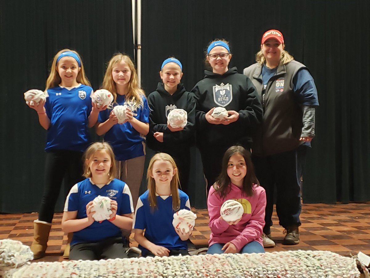 fc_scs's tweet photo. 2 weeks ago the U12 girls &amp; their families volunteered with the Motor City Mitten Mission &amp; had a great time! They made plarn (plastic bags turned into balls of yarn) that will be knitted into pillows &amp; mats for the homeless. #YouthSoccer  #Volunteering #MotorCityMittenMission https://t.co/w8obAipObW
