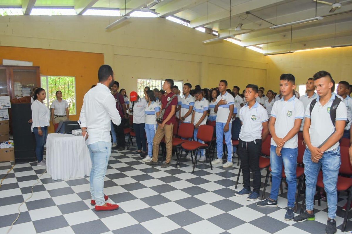 DrummondLtdCo's tweet photo. Reafirmamos ntro compromiso con ntras áreas de influencia. Gracias a la participación de I.E. de C/naga q siguen dispuestas a formar parte de El Golombiao el juego de La Paz:La María, El Carmen, Enoc Mendoza, Alianza para El Prog.,Alfredo Correa de Andreis y Carlos García Mayorca https://t.co/L2tENvzIKD