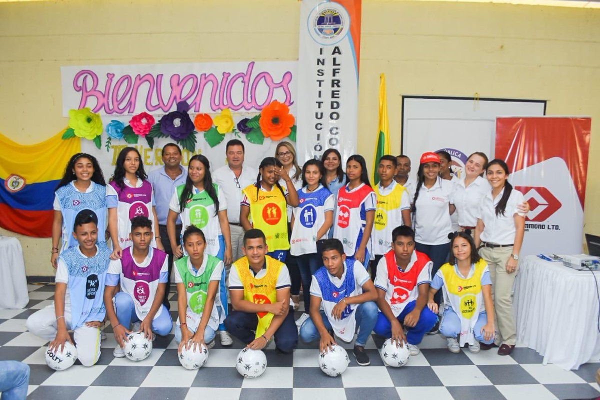 DrummondLtdCo's tweet photo. Reafirmamos ntro compromiso con ntras áreas de influencia. Gracias a la participación de I.E. de C/naga q siguen dispuestas a formar parte de El Golombiao el juego de La Paz:La María, El Carmen, Enoc Mendoza, Alianza para El Prog.,Alfredo Correa de Andreis y Carlos García Mayorca https://t.co/L2tENvzIKD