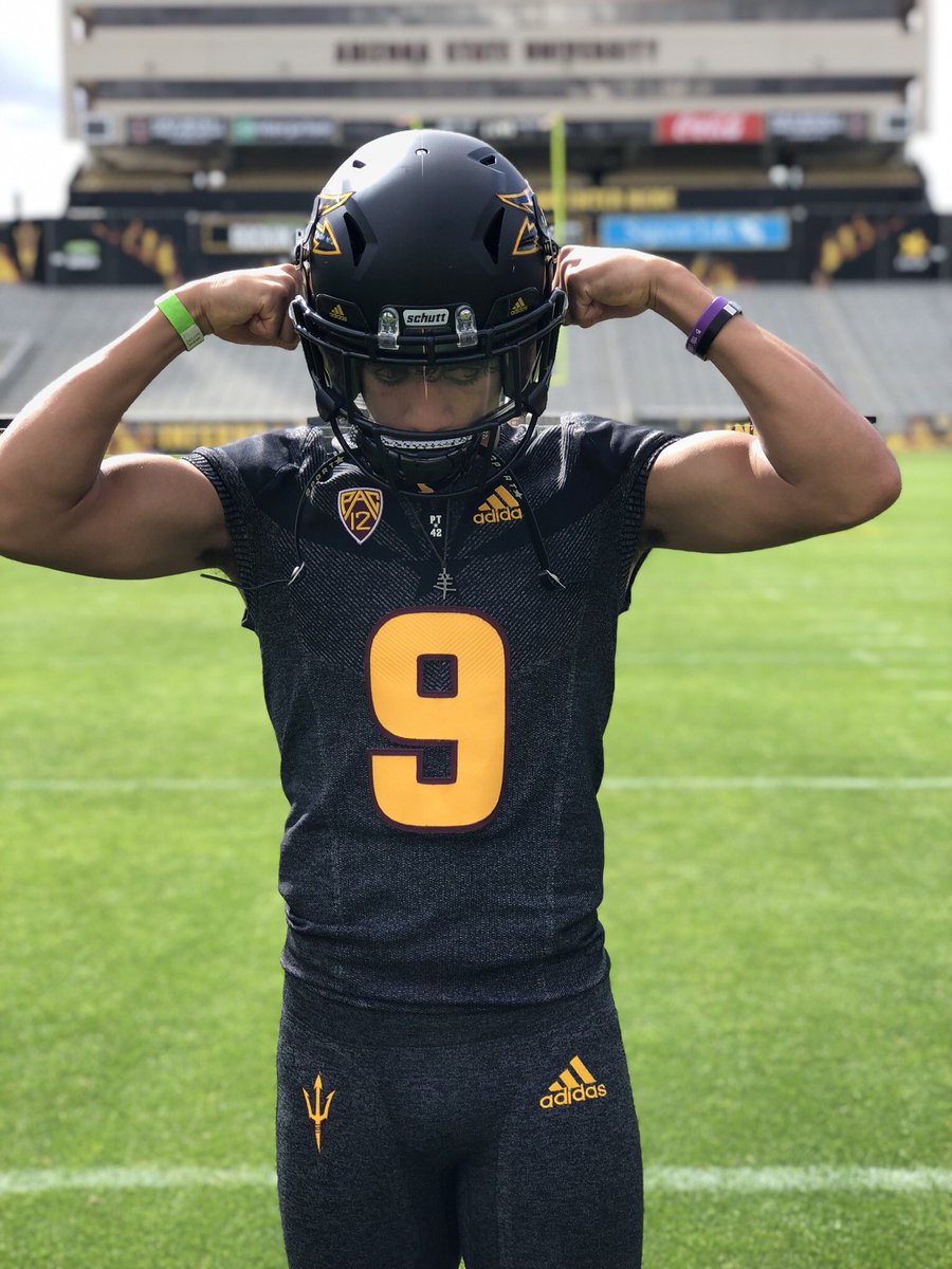 Very honored to have received my first D1 offer from <a href="/ASUFootball/">Sun Devil Football</a> big Thanks to  <a href="/aguanos/">Shaun Aguano 🔱 🏈🤙🏽🙏🏽</a> <a href="/HermEdwards/">Herm Edwards</a> @DVHSfootball_ and to many more!🙌🏽 And most of all, my family❤️ #ForksUP 🔱