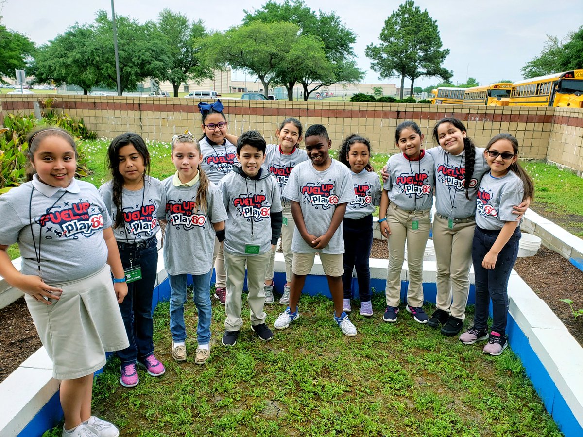culverbusiness's tweet photo. Thank you for our shirts! @FUTP60 #touchdownschool @hearnehusky https://t.co/v7KyNcIsig