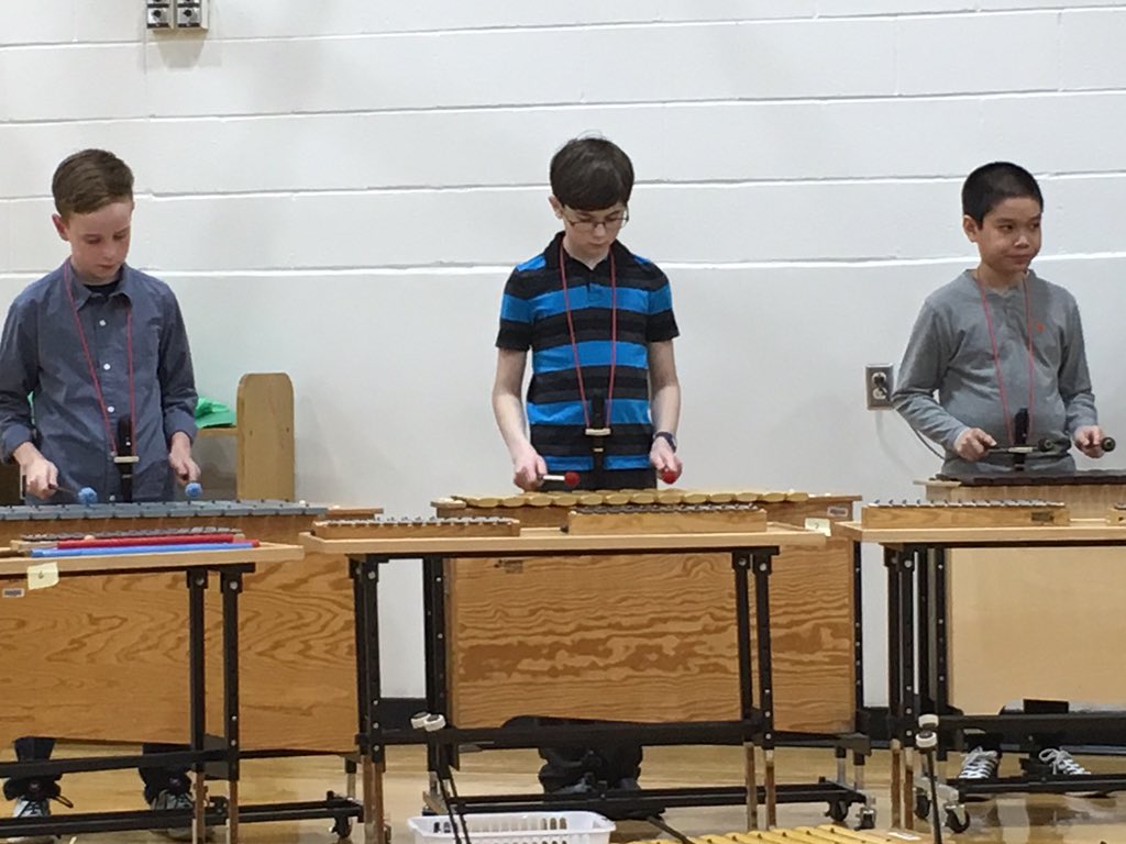 brgolub's tweet photo. Great performance by the fifth grade.  Mrs. Artzer is phenomenal. #BrookridgeSMSD #fortheloveof5th https://t.co/4OOZlDpNvq