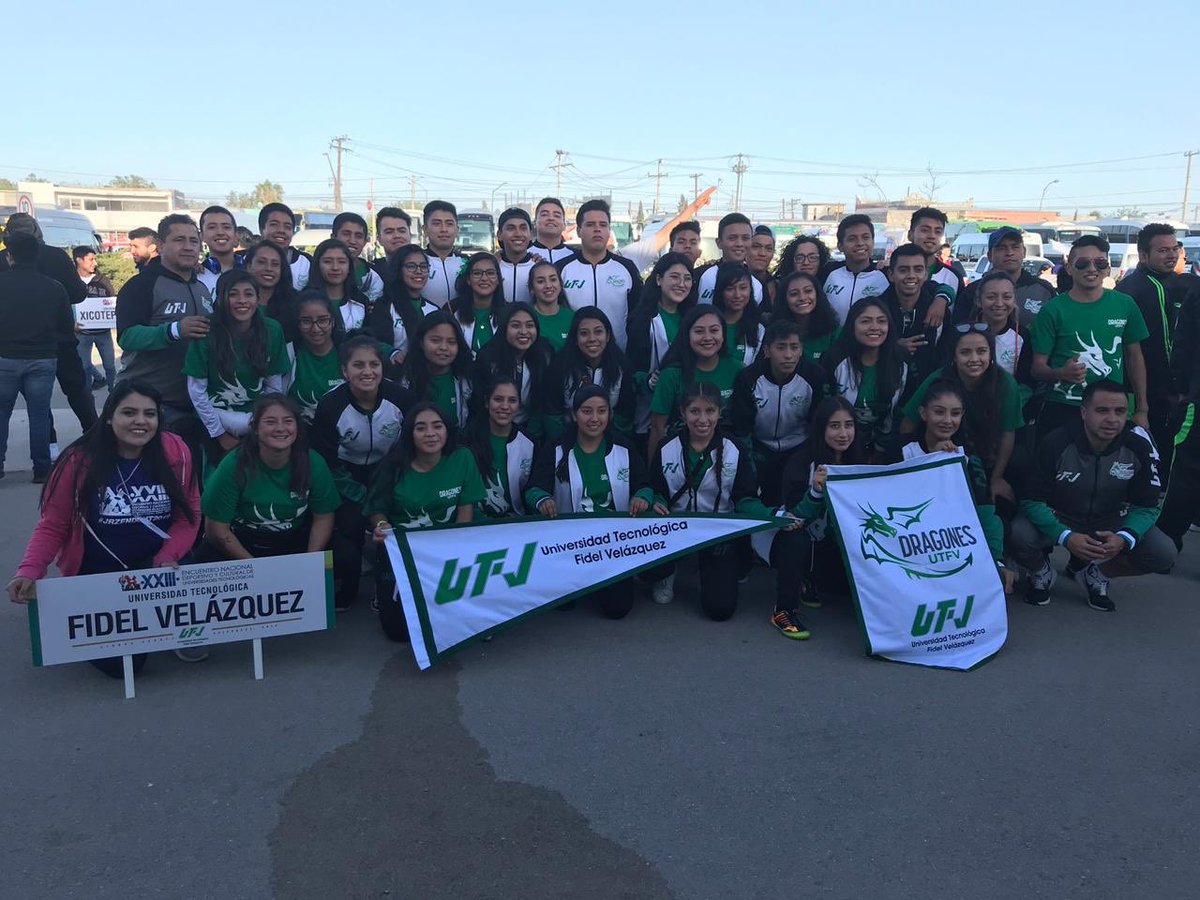 UTFVoficial's tweet photo. Toda la delegación cultural y deportiva de los #DragonesUTFV ya está completa. Les dejamos una foto en la inauguración en el estadio Juárez Vive, en Ciudad Juárez, Chihuahua en el XXIII Encuentro Nacional Deportivo y Cultural de Universidades Tecnológicas. #VamosDragones https://t.co/RehdfoJ2qw