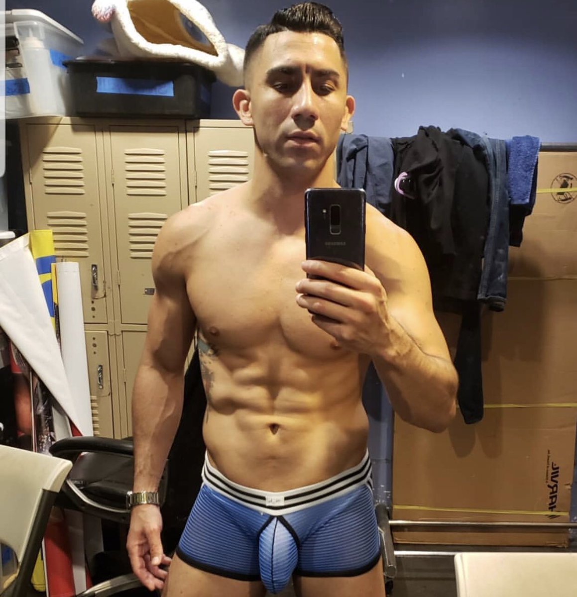 hunglatinos's tweet photo. THE PERFECT SELFIE GAME 🍆💦 #BigDickPapi https://t.co/iSTrwgeP7M