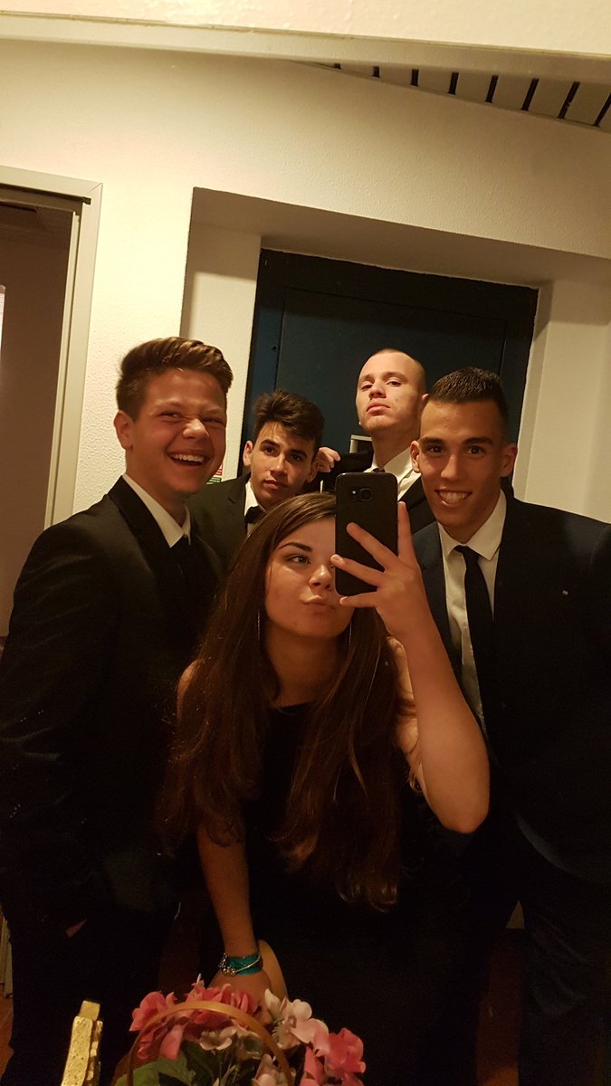 mrFatRichard's tweet photo. E foi Abf que os fodeu na Gala do Mundial https://t.co/cMmfFSiLnU