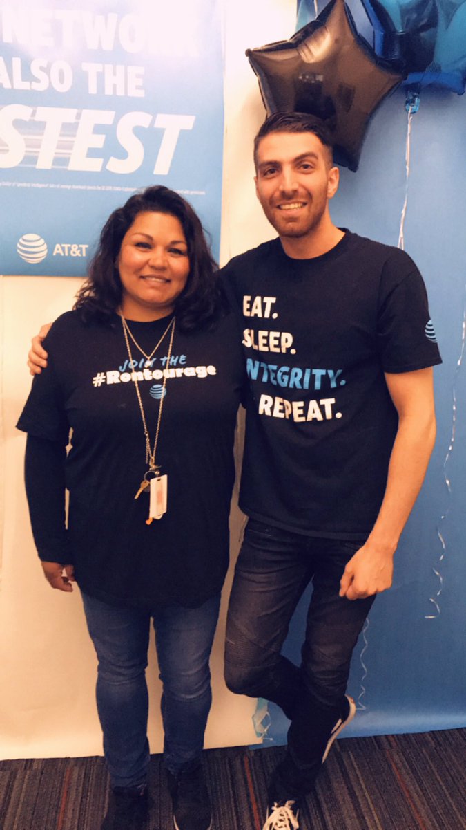 BothellProud's tweet photo. Celebrating #ATTBestandFastestNetwork. Thank you ATT. #AwesomeATSD @brenanico1e @socialbilllee @Hylandr_ATT https://t.co/0cbub76O5A
