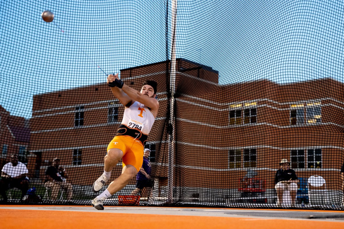 Vol_Track's tweet photo. 🥇🥈 for the hammer throw bros!

1. @GKorakidis - 67.97m/223-0
2. @sethwhitener63 - 65.72m/215-7 https://t.co/hRVWQj3Gpp