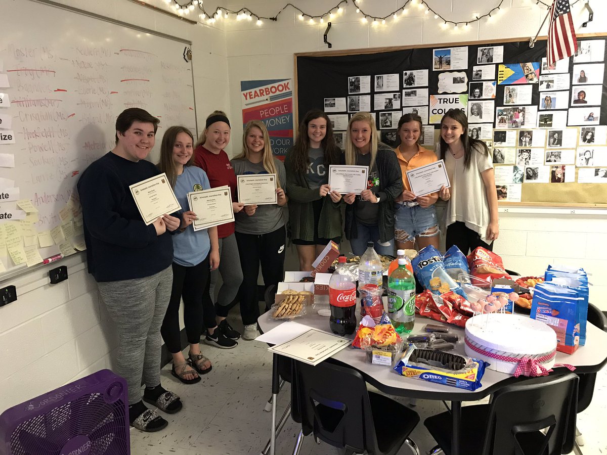 TeachKendall's tweet photo. So much to celebrate! Congratulations to the Reflector yearbook staff on a great year! Out of 16 entries, the staff earned 14 awards at the state @MIPAjournalism contest. We celebrated the awards (and our finished book!) today. So proud of this crew! https://t.co/m2ciZLArcw