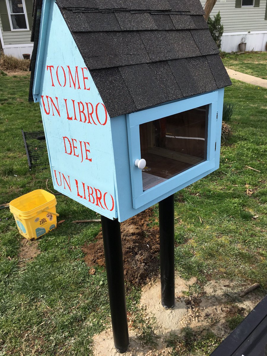 SouthShoreAACPS's tweet photo. If you build it, they will come (&amp;read!) 📚 The Quality Education Exhibition group found a perfect spot in the community for their lending library! #booksforall #Exhibition #globalgoals  #sharingtheplanet #takeaction @AACountySchools @aacps_ib @IBMidAtlantic https://t.co/FHDT0MuG4Q