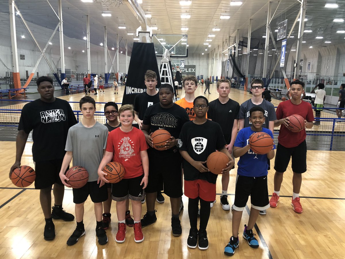 IndyNetsbball's tweet image. Thursday nights...All the big fellas go hard in the paint!! #bigman #lowpost #indynetsbball #indynets #indynetsbasketball #wegoingin #seeyouinthegym