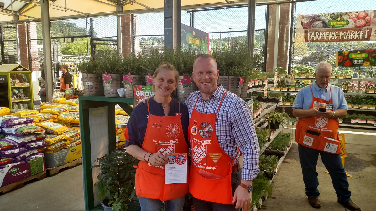 INto celebrating the greatest associates in retail. You make the difference every day!!! #TogetherAsOne #MightyMidSouth @ChrisBergHD <a href="/1sherredavis/">Sherre Davis-Hood</a> <a href="/DANI_C_CLARKE/">Dani Clarke Ultiverse⚡️🐑</a>