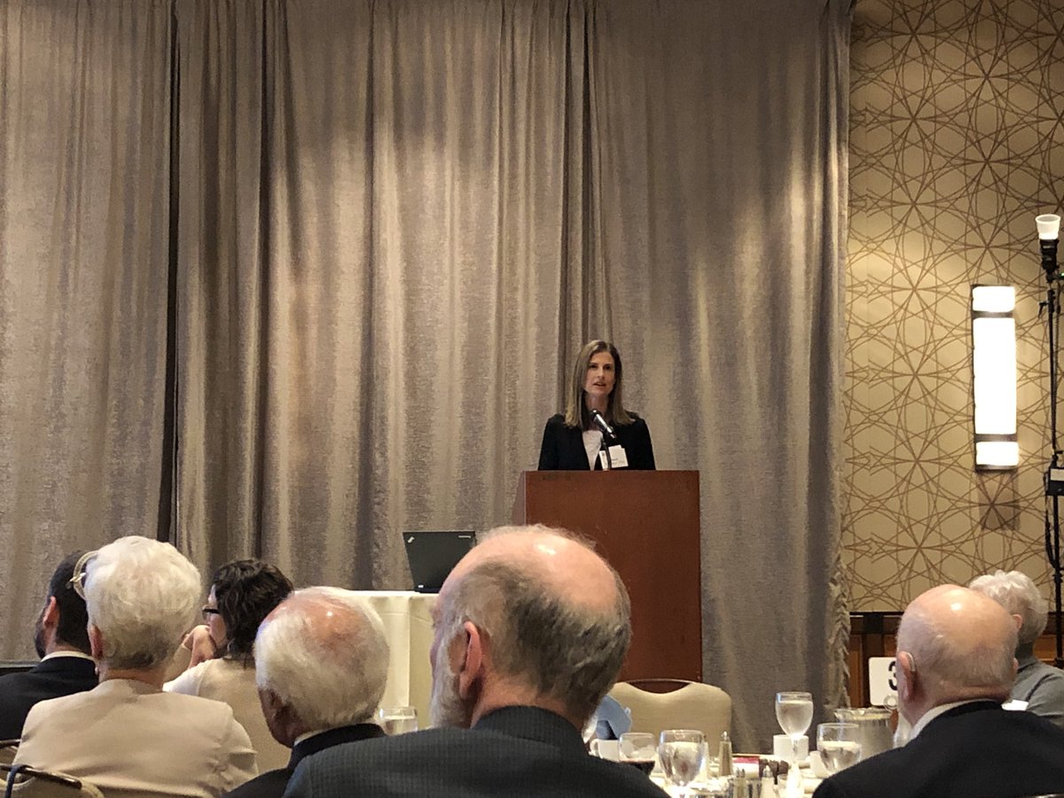 MvenuGI's tweet photo. Excited to hear keynote speaker @DrKinsinger speaking at the Gottlieb Physician Founder Society meeting on 🧠 gut axis in #ibs with my @LoyolaHealth #digestivehealth colleagues. #gastropsych #IBSAwarenessMonth @ibdnaik @BrianLiemGI https://t.co/q3L4SXsj8x