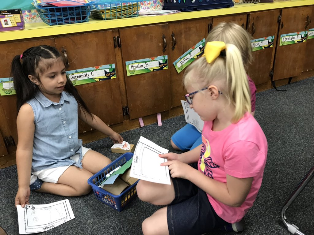 tlvfan's tweet photo. Lots of engineering happening today @RobbinsRockets #k5engineers https://t.co/nqBURiXN5v