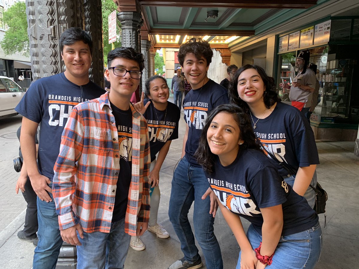 BrandeisChoir's tweet photo. Brandeis Choir is so excited to sing on stage with FOREIGNER tonight!!! #thisisnorthside #foreigner #supportmusicinschool @NISDBrandeis @NISD @geriberger08 @NISD_FineArts https://t.co/QvEjGhAJjk
