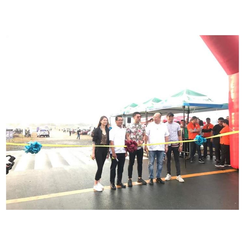 FrontrowHABF's tweet photo. Ribbon Cutting Ceremony🎈🎈🎈🎈

#FrontrowHotAirBalloonFestival
#FrontrowHABF https://t.co/MEijsiiswU