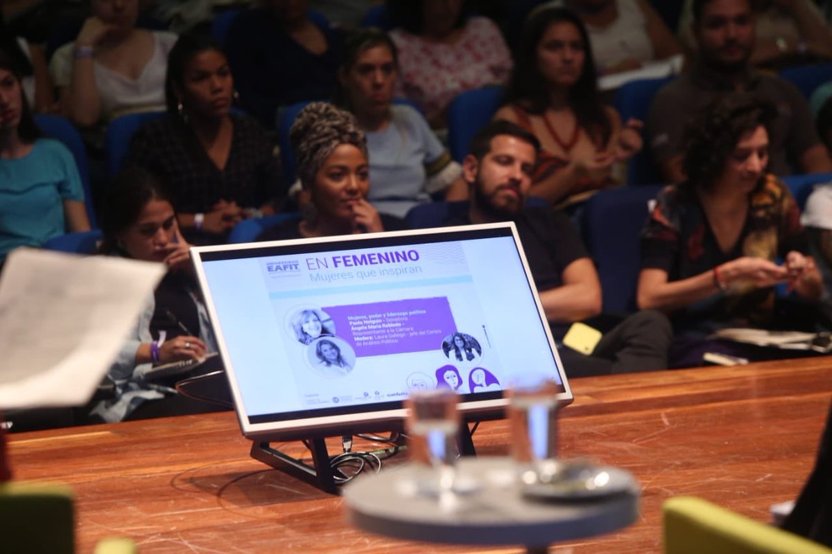 CValorPublico's tweet photo. ¡Gracias a todos y todas! Tuvimos la oportunidad de compartir historias, procesos y visiones de mujeres que inspiran. Nos vemos, el próximo año, en otro capítulo de ‘En Femenino. Mujeres que inspiran’. @oeeafit @EAFIT #EnFemenino #MujeresQueInspiran https://t.co/mTWyJZLxFR