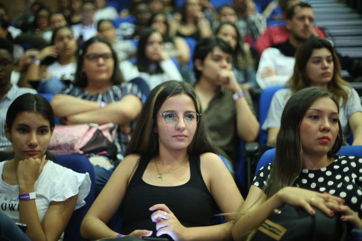 CValorPublico's tweet photo. ¡Gracias a todos y todas! Tuvimos la oportunidad de compartir historias, procesos y visiones de mujeres que inspiran. Nos vemos, el próximo año, en otro capítulo de ‘En Femenino. Mujeres que inspiran’. @oeeafit @EAFIT #EnFemenino #MujeresQueInspiran https://t.co/mTWyJZLxFR