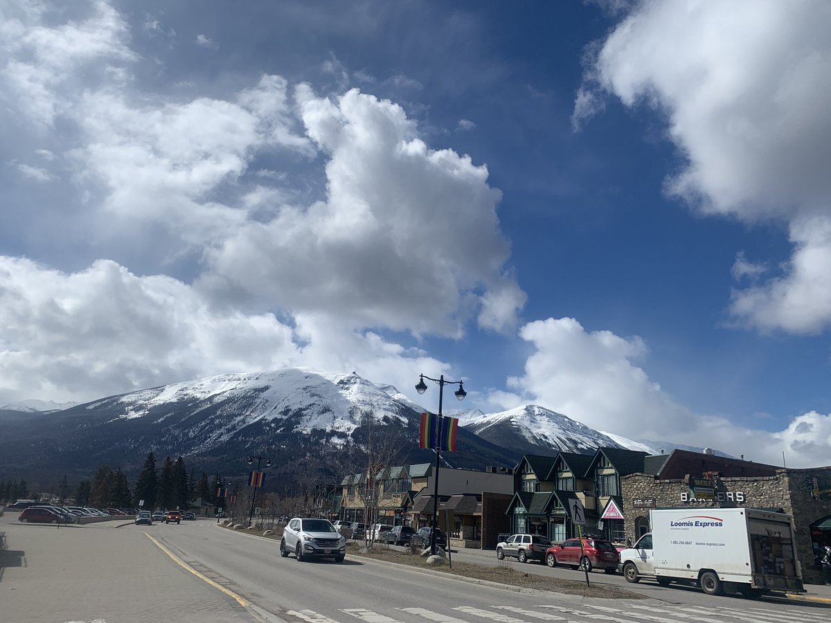 jasper_half's tweet photo. Registration & Package pickup is on now for the 4th annual Jasper Half Marathon. Weโll be in the lobby of the beautiful Jasper Park Lodge @FairmontJPL until 8pm tonight, & 3-9pm Friday @jasper_half #jasper #jasperhalf #MyJasper #runjasper @TourismJasper @JasperBrewing https://t.co/ufrbY3mxCk