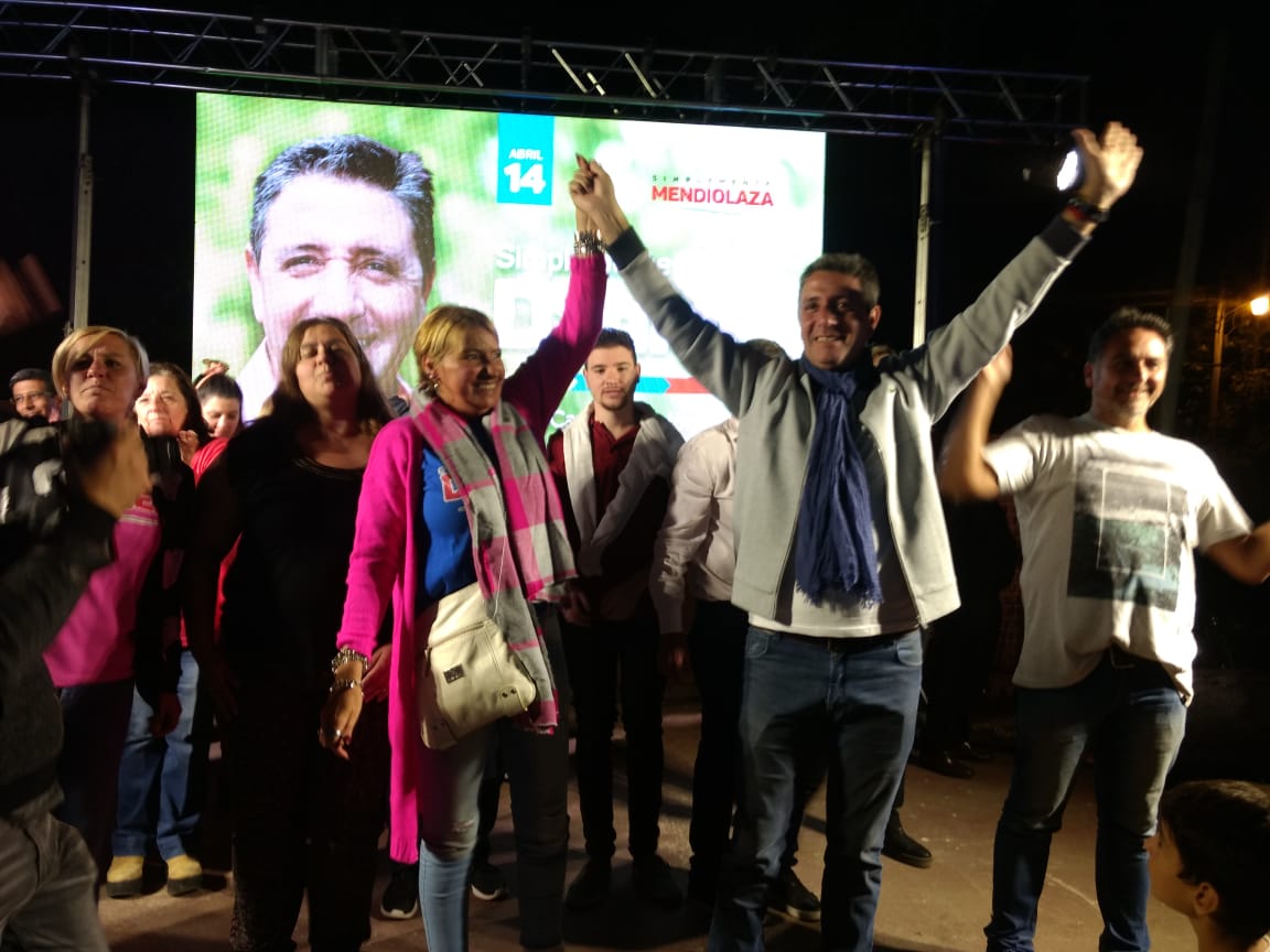 danielsalibi's tweet photo. El apoyo se siente en lo más profundo. Agradecido inmensamente con mi familia, con equipo, con mi gente y con los vecinos. Este domingo seguiremos nuevamente conduciendo esta hermosa Ciudad gracias a todo ese apoyo! Simplemente muchas gracias! https://t.co/hbxqUbNgF8